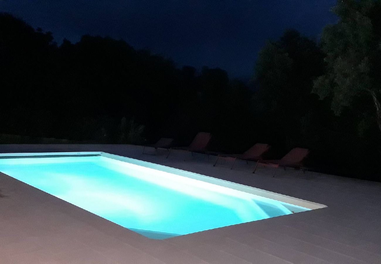 Villa in Sainte-Lucie de Porto-Vecchio - ROMANTIQUE