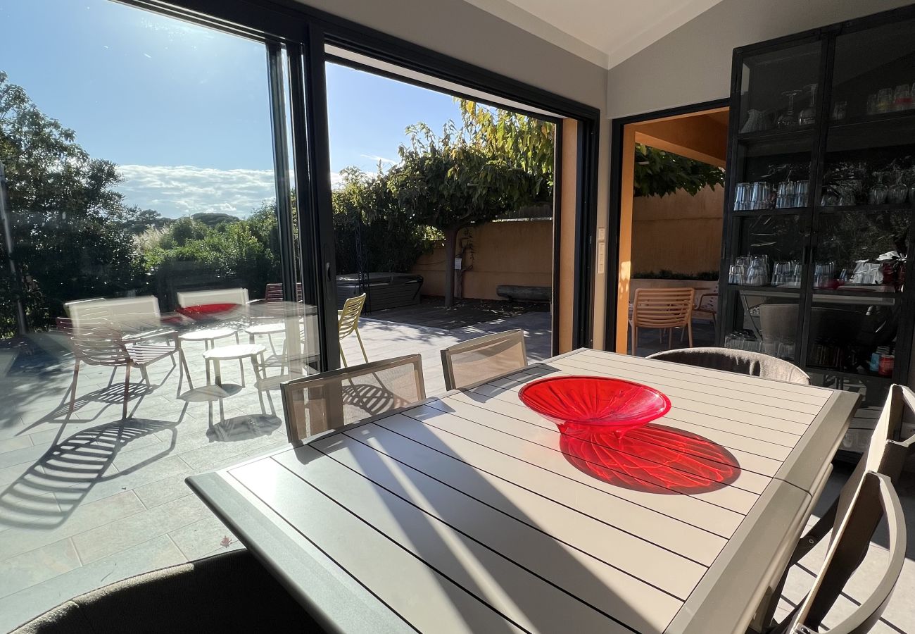 Villa in Pinarello - Les Voiles