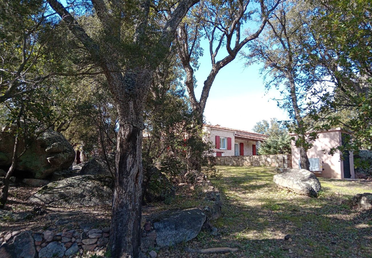 Villa à Sainte-Lucie de Porto-Vecchio - ROMANTIQUE