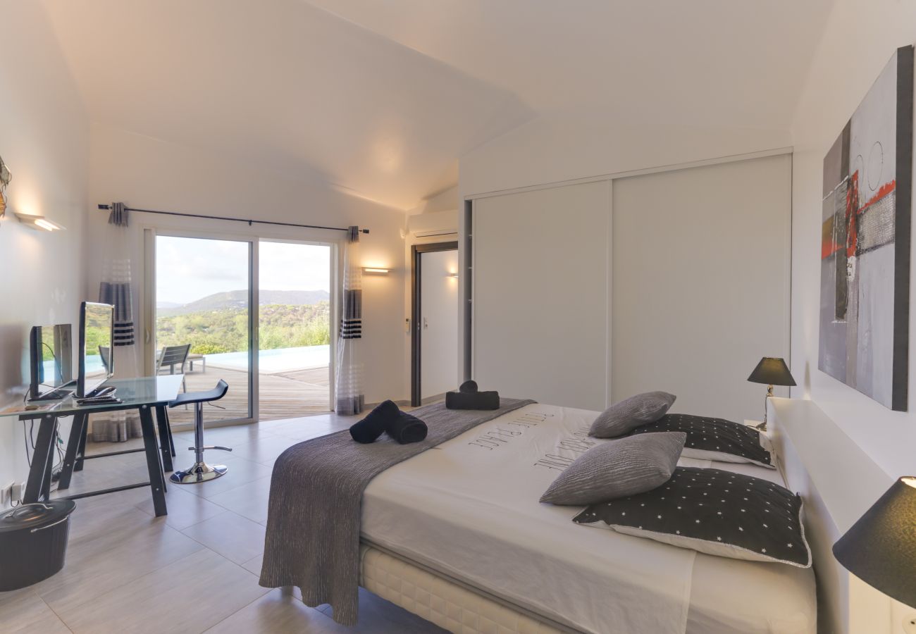 Villa à Sainte-Lucie de Porto-Vecchio - Padulaccia by Pinarello Villa Services
