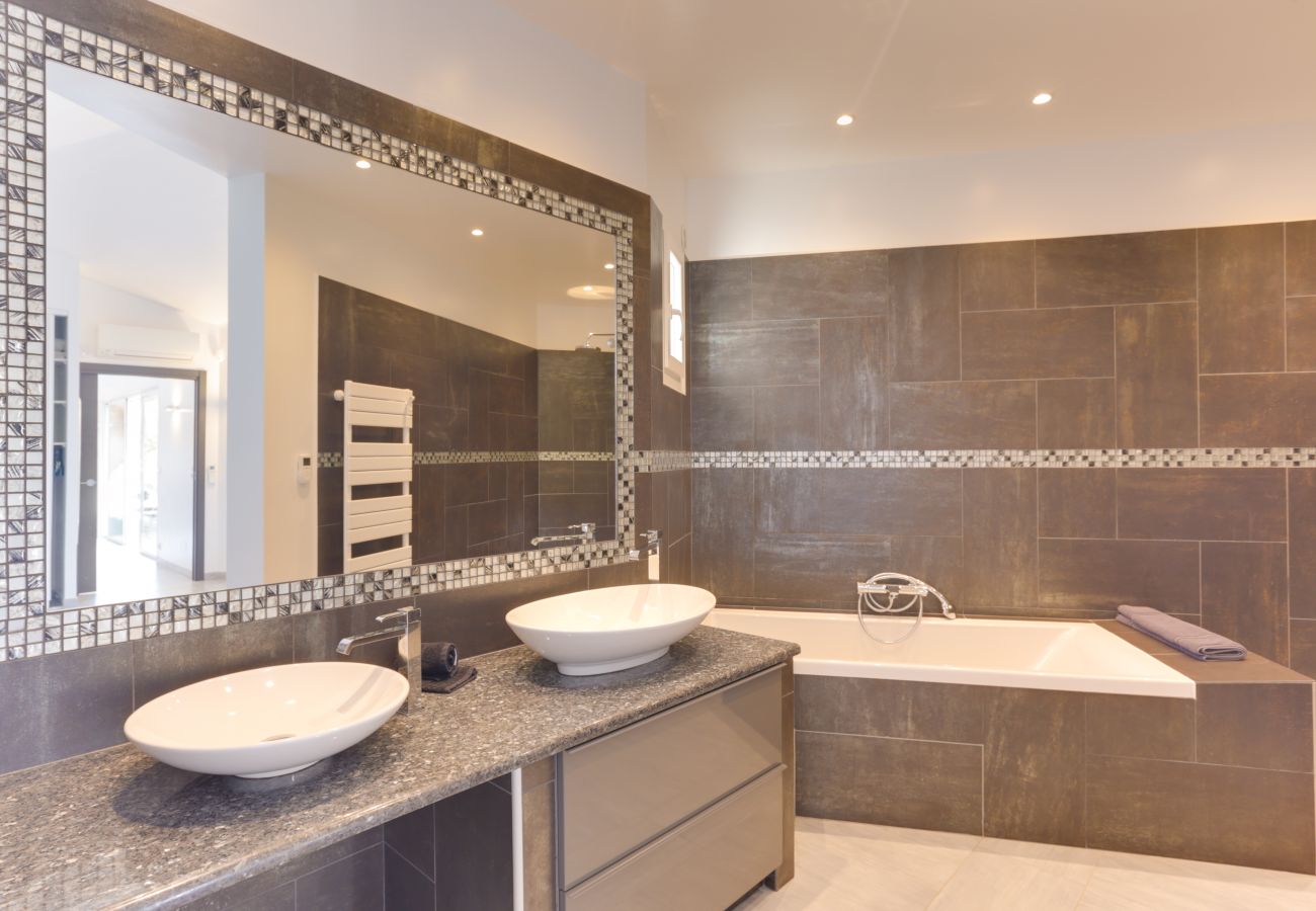 Villa à Sainte-Lucie de Porto-Vecchio - Padulaccia by Pinarello Villa Services