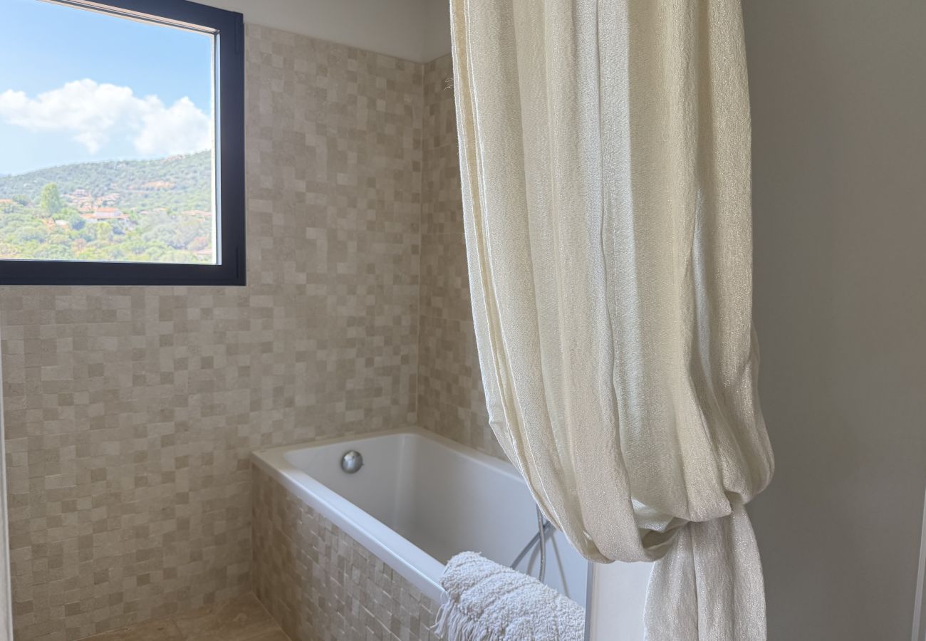 Villa à Sainte-Lucie de Porto-Vecchio - La Bergerie de Clia