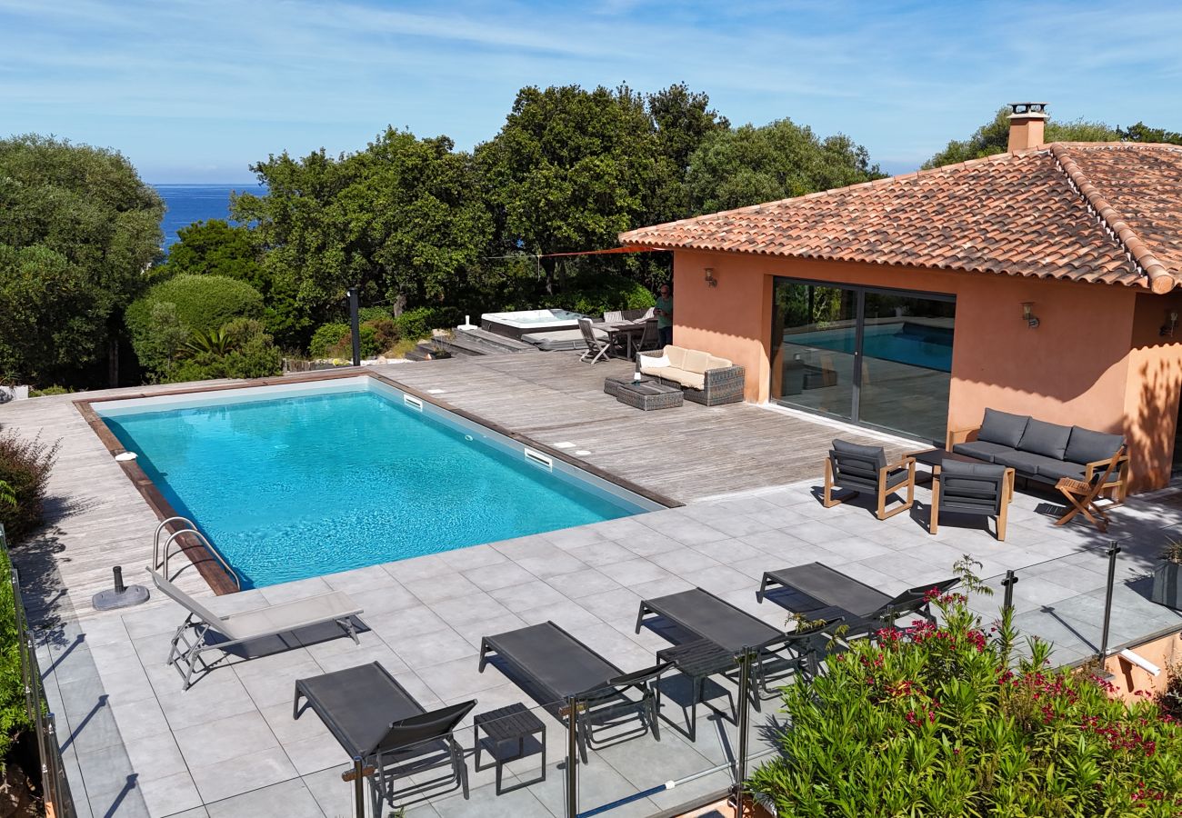 Villa à Sainte-Lucie de Porto-Vecchio - Les Hauts de la Testa